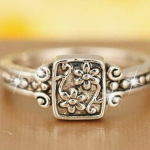 1pc Vintage Carved